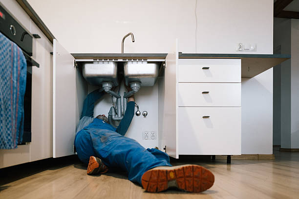Professional Leak Detection technician working in Winchester, IL